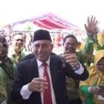 Gubernur Edy Rahmayadi Terima Anugerah Satya Lencana Wira Karya di Penas KTNA XVI Padang