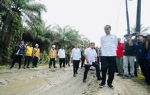 Bersama Wagub Musa Rajekshah, Jokowi Tinjau Jalan Rusak di Labura