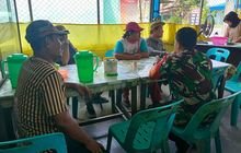 Babinsa Koramil 0201-10/MM Serda Ardani Efendi Laksanakan Komsos Warga Tangkahan