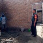 Babinsa Koramil 0201-11/MD Medan Lakukan Komsos dengan Warga Profesi Buruh Bangunan