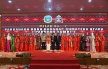 Hadiri Milad ke-2 Parboha Sumut, Gubernur Edy Rahmayadi Diberi Gelar Sojuangon Perkasa Alam