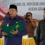 Syah Afandin Kukuhkan Paskibraka Kabupaten Langkat