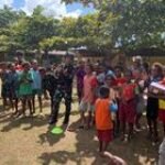 Rangkul Masyarakat, Satgas Yonif 726/Tamalatea Bagikan Peralatan Olahraga