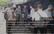 Babinsa 0201-04/MK Serda Choirul Anwar Siregar Dampingi PU Peninjauan Pembuatan Paret di Kelurahan Sukaramai 1