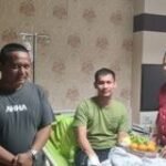 Sakit Typus, Lurah Sei Rengas II Dijenguk Ketua Pewarta di RS Royal Prima