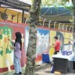 Tembok Kantor Camat Medan Helvetia Dilukis Seniman