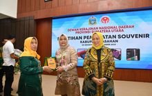 Bina Pengrajin di Wilayah Pantai Timur, Dekranasda Sumut Gelar Pelatihan Pembuatan Suvenir Berbahan Wastra Daerah