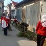 Babinsa bersama Pemerintahan Kelurahan dan Masyarakat Melaksanakan Gotong Royong