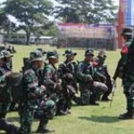 Satgas Pamtas Yonarhanud 8/MBC Latihan Patroli Pengintaian Patok Batas
