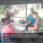 Babinsa Koramil 0201-07/Medan Tuntungan, Serma Suratno, Jalankan Komsos Bersama Warga Wilayah Binaan