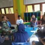 Babinsa Koramil 0201-03/MD, Serma S. Sinurat, Melakukan Komsos di Wilayah Kelurahan Tembung, Kecamatan Medan Tembung