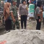 Babinsa Koramil 0201-08/MA Kodim 0201/Medan Bersama Bhabinkamtibmas Polsek Patumbak Dampingi Sosialisasi dan Penertiban PKL