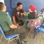 Babinsa Koramil 13 PST Sertu Ramadani Terjun Langsung ke Masyarakat dalam Kegiatan Komsos