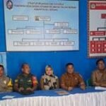 Serma Amirullah Babinsa Koramil 0201-16/Tanjung Morawa Pendamping Pembagian BLT-DD Tahap III Tahun 2023 di Desa Dagang Kerawan