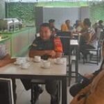 Sertu Rusmanto Babinsa Koramil 0201-01/MP Terus Jalankan Komsos untuk Meningkatkan Hubungan dengan Warga