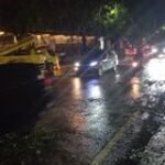 Babinsa Koramil 0201-05/MB Bersama Warga Evakuasi Pohon Tumbang di Kelurahan Petisah Hulu