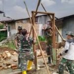 Babinsa Koramil 0201-05/MB Peltu MP Sitepu Kerja Bakti RTLH Milik Warga Binaan