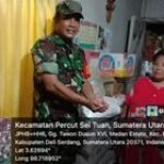 Pengecekan Beras Pelastik di Percut Sei Tuan: Pedagang dan Babinsa Bersatu