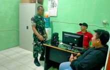 Babinsa Koramil 0201-10/MM Sertu Setyo Komsos Dengan Lurah, Kepling & Warga