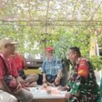 Babinsa Kelurahan Sunggal Jalin Talisilaturahmi dengan Warga Binaan dalam Kegiatan Komsos
