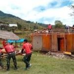 Peduli Pembangunan, Satgas Pamrahwan 721 Bangun Rumah Untuk Warga