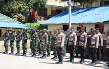 Satgas Pamrahwan Yonif 721/Makkasau Bersinergi