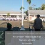 Tanamkan Rasa Cinta Tanah Air Babinsa Koramil 0201-10/MM Serda Widadi Menjadi Pembina Upacara Bendera