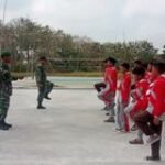 Babinsa Laren Latih Kedisiplinan