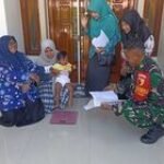 Babinsa Solokuro Lakukan Pelayanan Kesehatan Door to Door