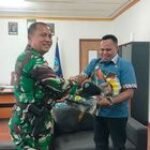 Tingkatkan Sinergitas, Satgas Pamrahwan Yonif 721/Makkasau Silaturahmi dengan Forkopimda Tolikara