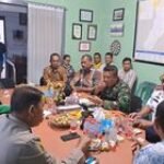 Danramil 0201-14/PB Bersama Muspika Rapat Warga Keberatan Truk Angkut Galian C