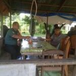 Babinsa Koramil 0201-08/MA Serma M Simarmata Manfaatkan Waktu Komsos Bersama Warga