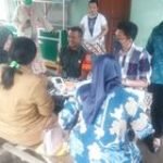 Dukung Program Pemerintah Daerah, Babinsa Koramil 0201-08/MA Bantu Kelancaran Kegiatan Posyandu
