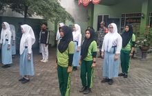 Babinsa Koramil 0201-10/MM Serka Subagyo Berikan Bimbingan Kepada Siswi & Siswa PKL