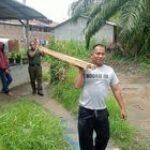 Danramil 0201-05/MB Beserta Babinsa Dampingi Pelaksanaan Program Bedah Rumah RTLH