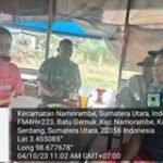 Babinsa Koramil 0201-14/PB Pelda Tarmizi Komsos Bersama Warga Desa Binaan