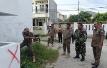 Babinsa Koramil 0201-06/MS & 3 Pilar Lakukan Penertiban & Pembongkaran Bangunan Langgar Perda IMB