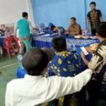 Pastikan Berjalan Lancar, Babinsa Dampingi Penyaluran BLT Dana Desa