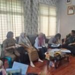 Babinsa Sertu Bungaran Berutu Hadiri Rapat Verifikasi Dan Validasi DTKS Kelurahan Darat