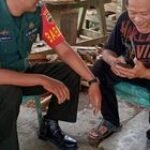Babinsa Koramil 12/HP Kodim 0201/Medan Jalin Kemanunggalan dengan Anjangsana dan Komsos di Desa Paya Bakung