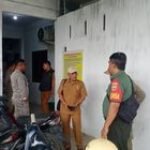 Babinsa Kelurahan Titi Rantai Dampingi Satpol PP Tertibkan Bangunan Salahi SIMB