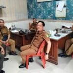Tinkatkan Kerjasama, Babinsa Koramil 0201-08/MA Sertu Dedi Anjangsana Ke Kantor Lurah