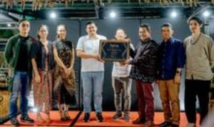 Bobby Nasution Terima Penghargaan Pelopor Kebangkitan Film Medan Menuju Kota Film di Indonesia