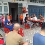 Membangun Sinergitas Informasi di Wilayah Binaan dengan Upaya Komsos oleh Sertu Rudi Apriyanto