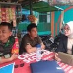 Babinsa Kelurahan Petisah Tengah Serka Pramono Galang Sinergi Melalui Komsos dengan Warga