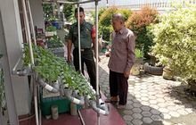 Babinsa Koramil 0201-08/MA Serda Tirto Kunjungi Dan Beri Motivasi Kepada Warga Bercocok Tanam