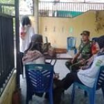 Babinsa 0201-01/Medan Petisah Serda Wahyudi Komsos Bersama Pegawai Puskesmas Sei Putih
