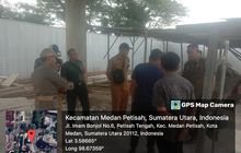 Anggota Koramil 0201-08/MA Peltu Amin Hasibuan Ikut Dampingi Penertiban Bangunan Tidak Memiliki SIMB