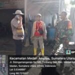 Sapa Warga Di Pinggir Jalan, Upaya Babinsa Koramil 0201-08/MA Sertu Khairudin Serap Informasi