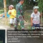 Babinsa Koramil 0201-14/PB Laksanakan Gotong Royong Bersama Perangkat Desa & Masyarakat Desa Cinta Rakyat